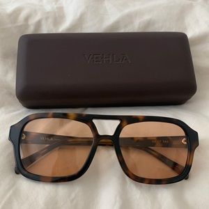 Vehla square tinted sunglasses